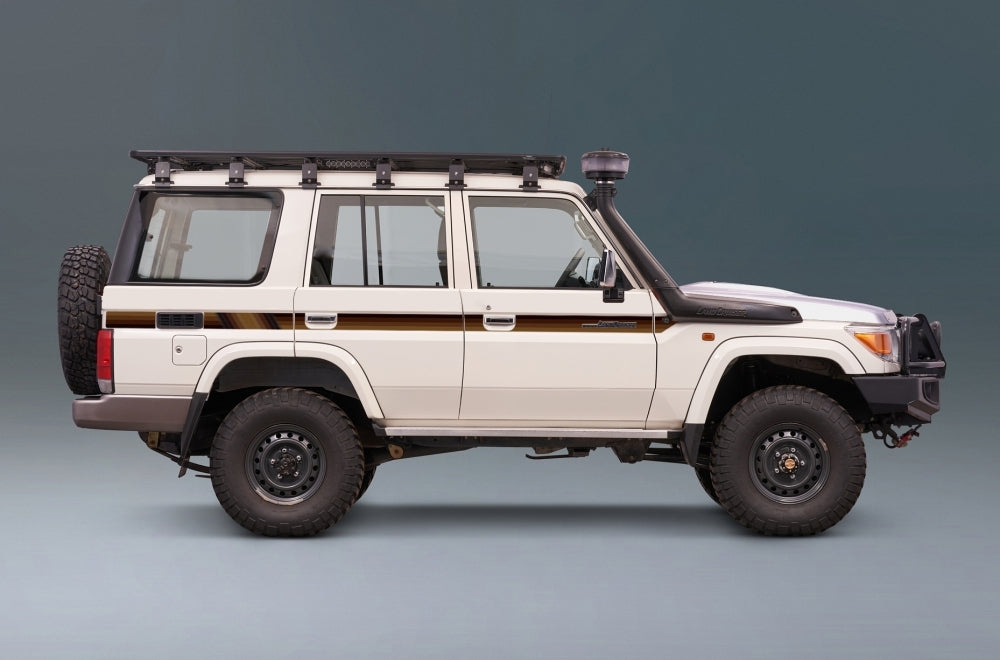 70 Series Land Cruiser Decal Body Stripe Kit (Cooma) - 76 Series (2007-)